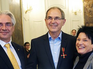 Dr. Walter Müller erhält Bundesverdienstkreuz